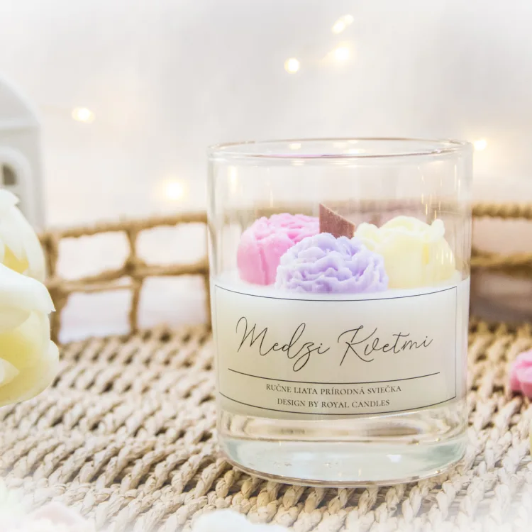 Fotka sviečok z kolekcie ' Jarné Novinky - Medzi Kvetmi